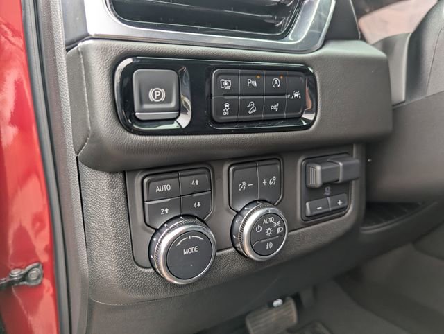 Used 2025 GMC Yukon Denali w/ Advanced Technology Package image 25