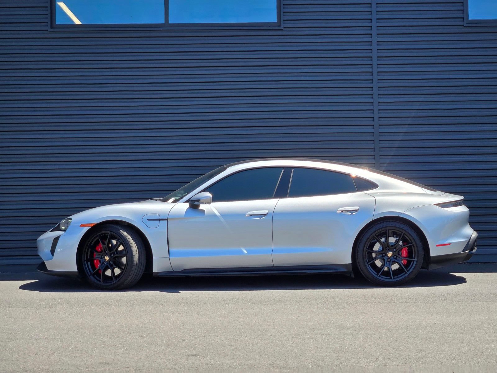 Certified 2022 Porsche Taycan GTS w/ Premium Package (P6U) AWD/4WD image 2
