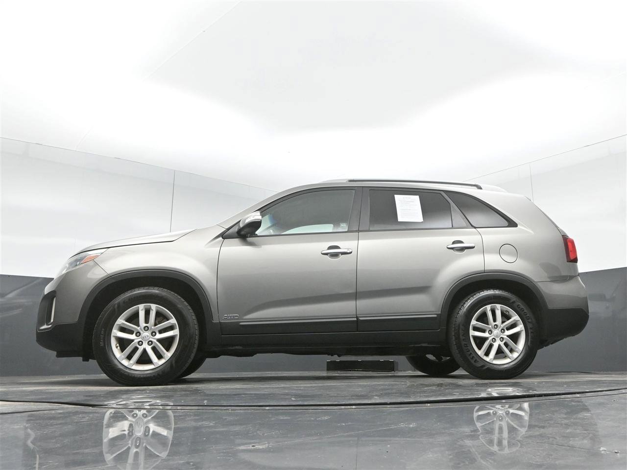 Used 2015 Kia Sorento LX image 35