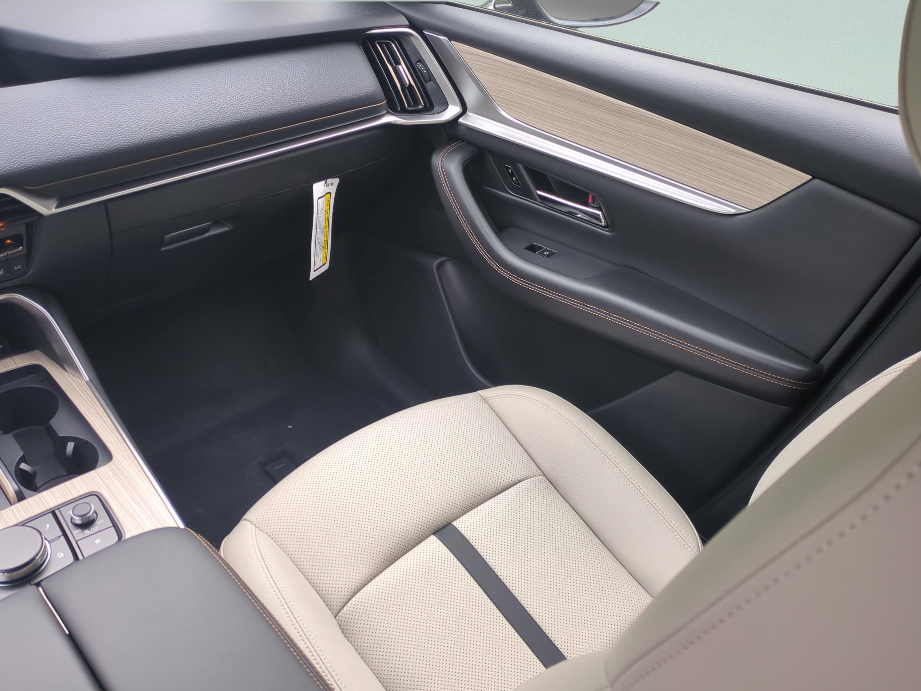New 2026 MAZDA CX-90 Plug-In Hybrid w/ Preferred image 16