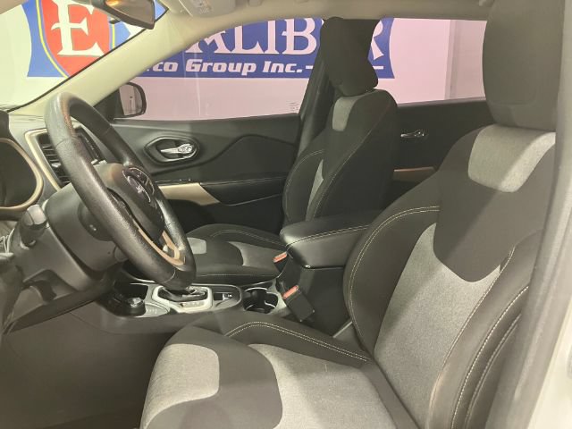 Used 2017 Jeep Cherokee Sport w/ Trailer Tow Group AWD/4WD image 21