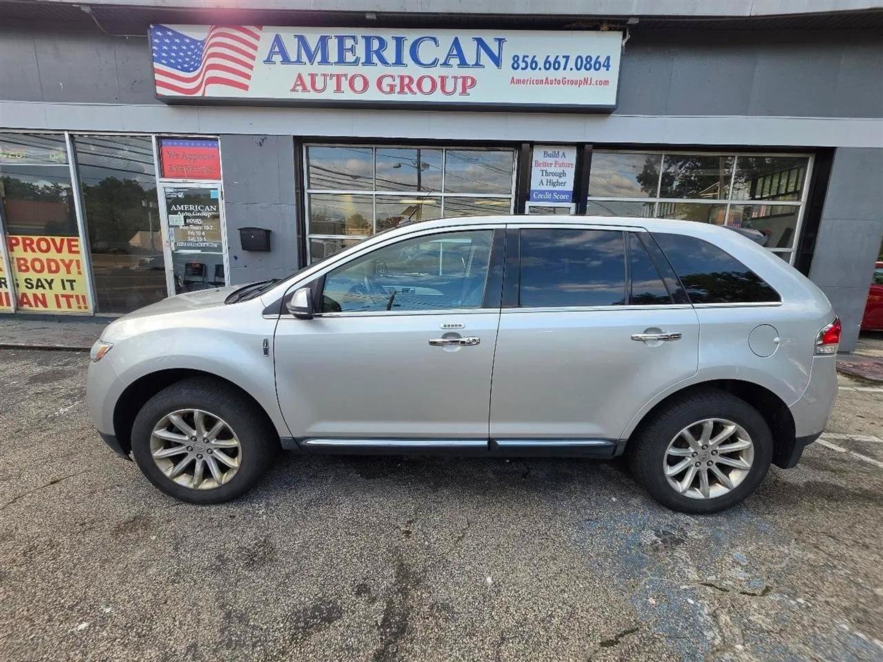 Used 2013 Lincoln MKX AWD image 3