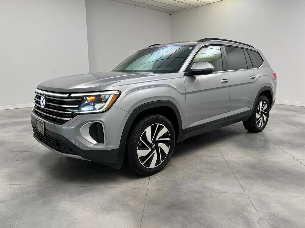 Used 2025 Volkswagen Atlas SE FWD image 4