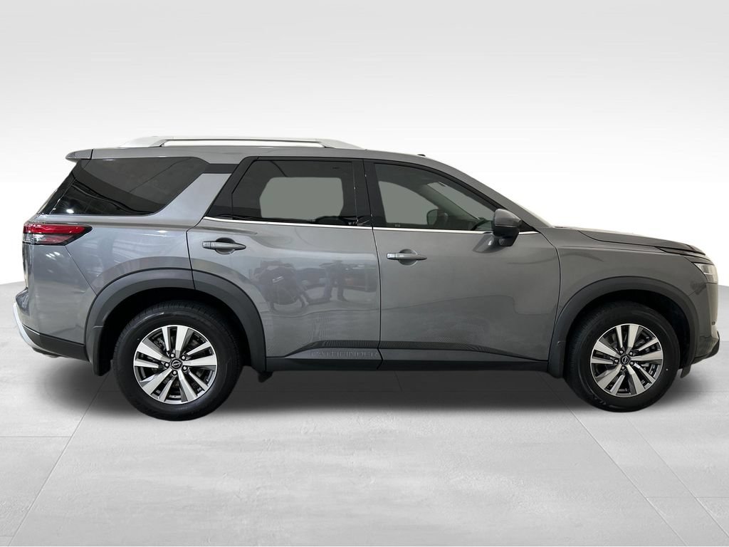 Used 2023 Nissan Pathfinder SL AWD/4WD image 7