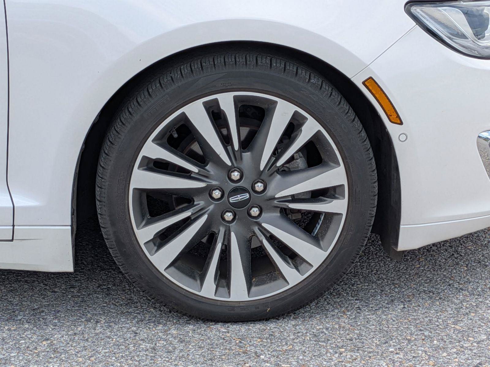 Used 2020 Lincoln MKZ Reserve FWD image 8