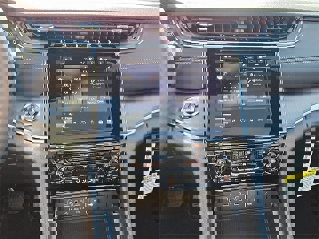 New 2025 Jeep Grand Cherokee Altitude image 18