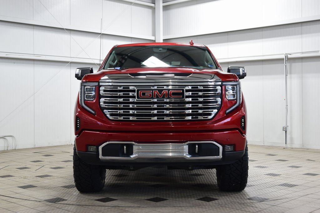 Used 2024 GMC Sierra 1500 Denali w/ Technology Package AWD/4WD image 2