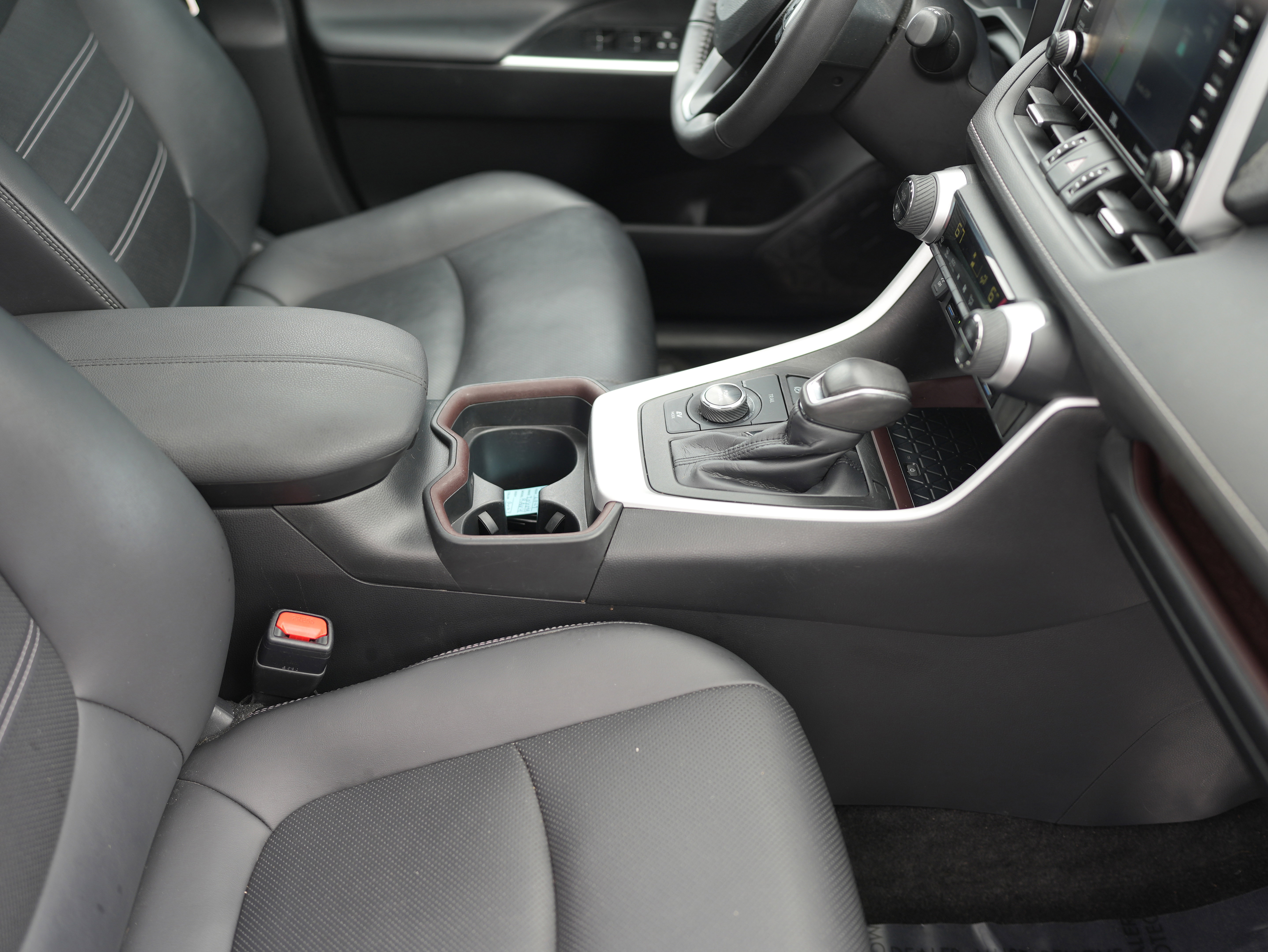 Used 2021 Toyota RAV4 Limited AWD/4WD image 19