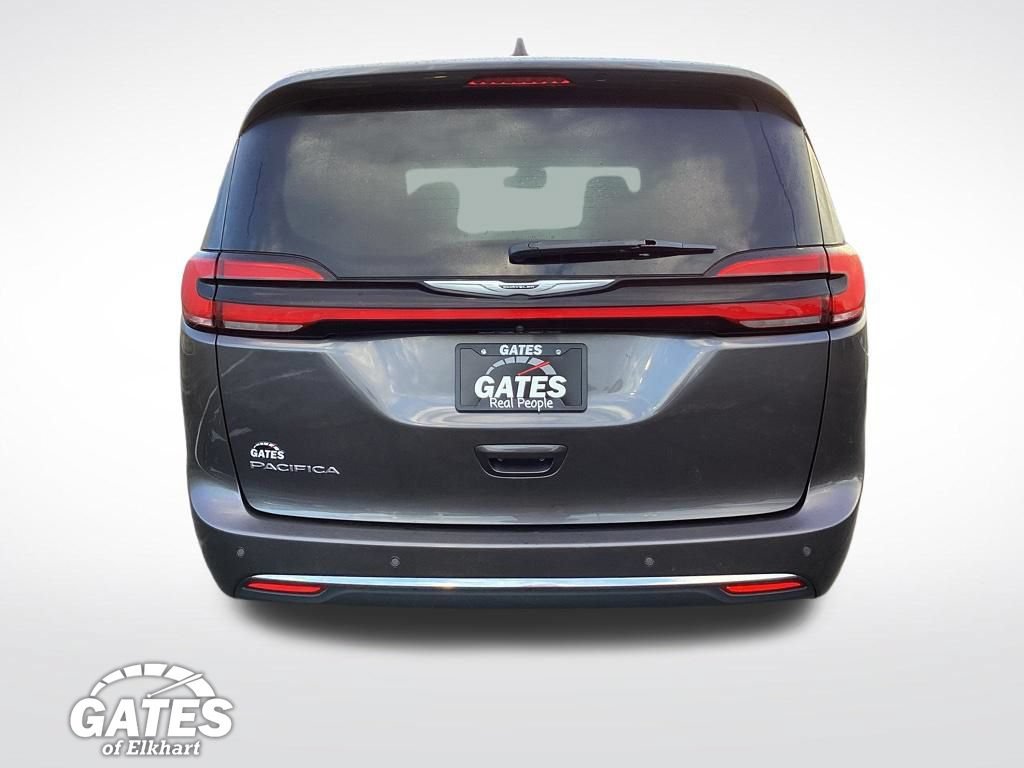 Used 2023 Chrysler Pacifica Touring-L FWD image 8