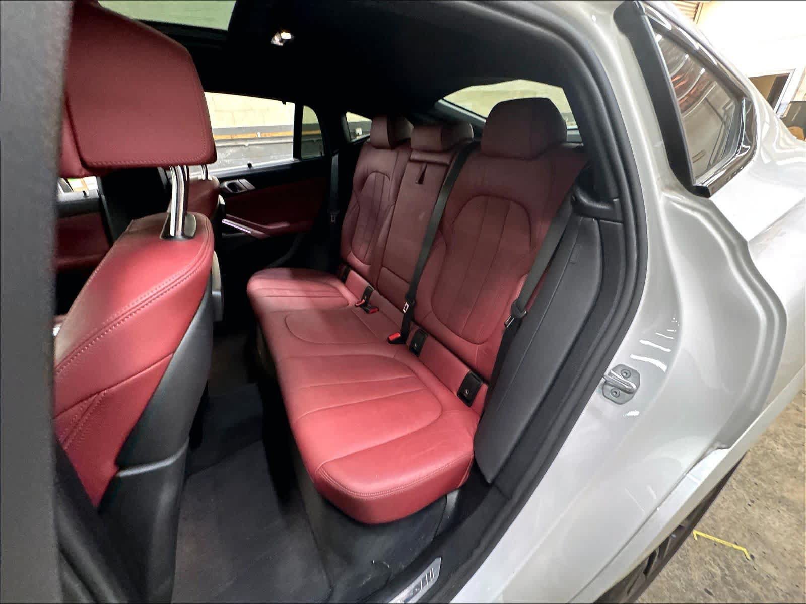 Used 2022 BMW X6 xDrive40i w/ M Sport Package AWD/4WD image 28
