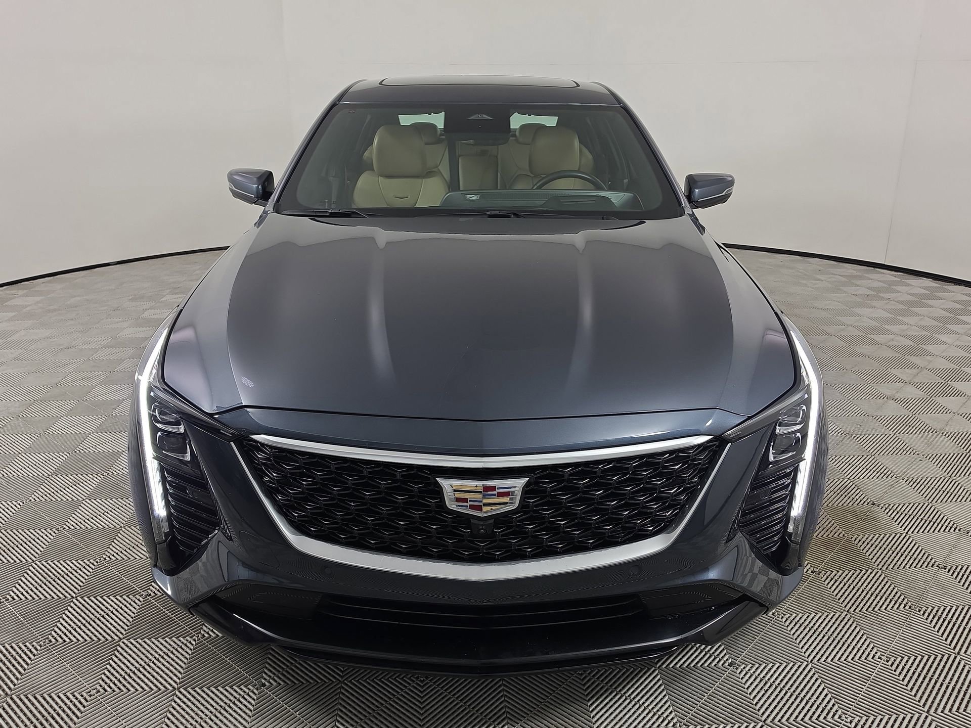 Used 2025 Cadillac CT5 Premium Luxury RWD image 2
