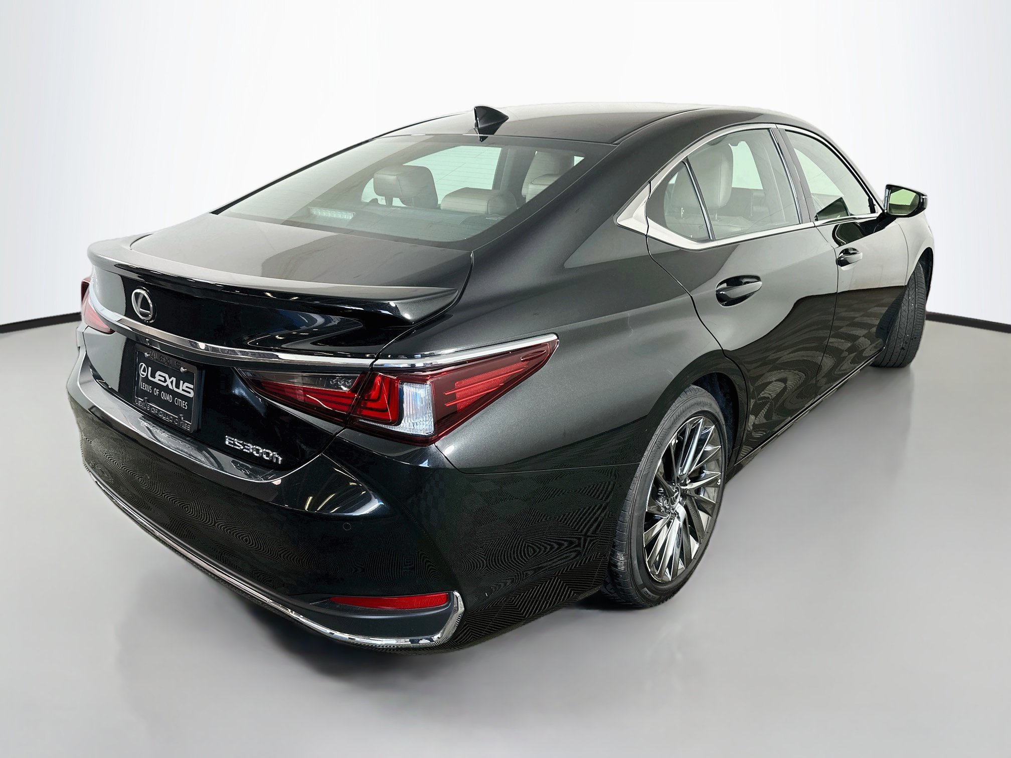 Certified 2025 Lexus ES 300h w/ Accessory Package (Z2) FWD image 7