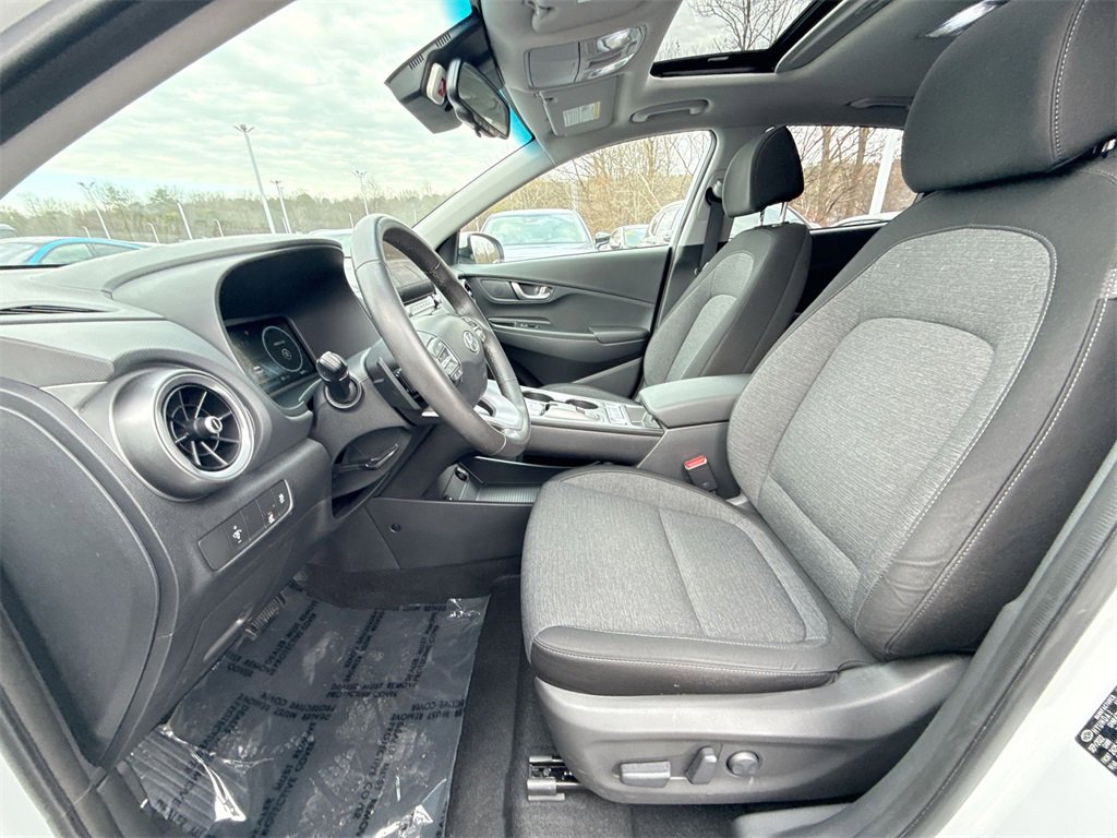 Used 2023 Hyundai Kona SEL w/ Cargo Package image 13