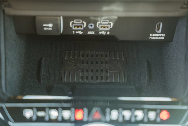 New 2026 Jeep Grand Wagoneer Summit AWD/4WD image 36