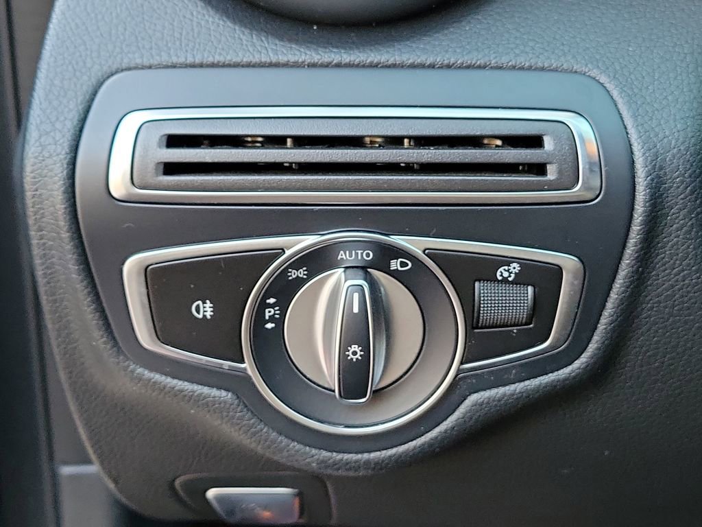 Used 2020 Mercedes-Benz C 300 Sedan image 22