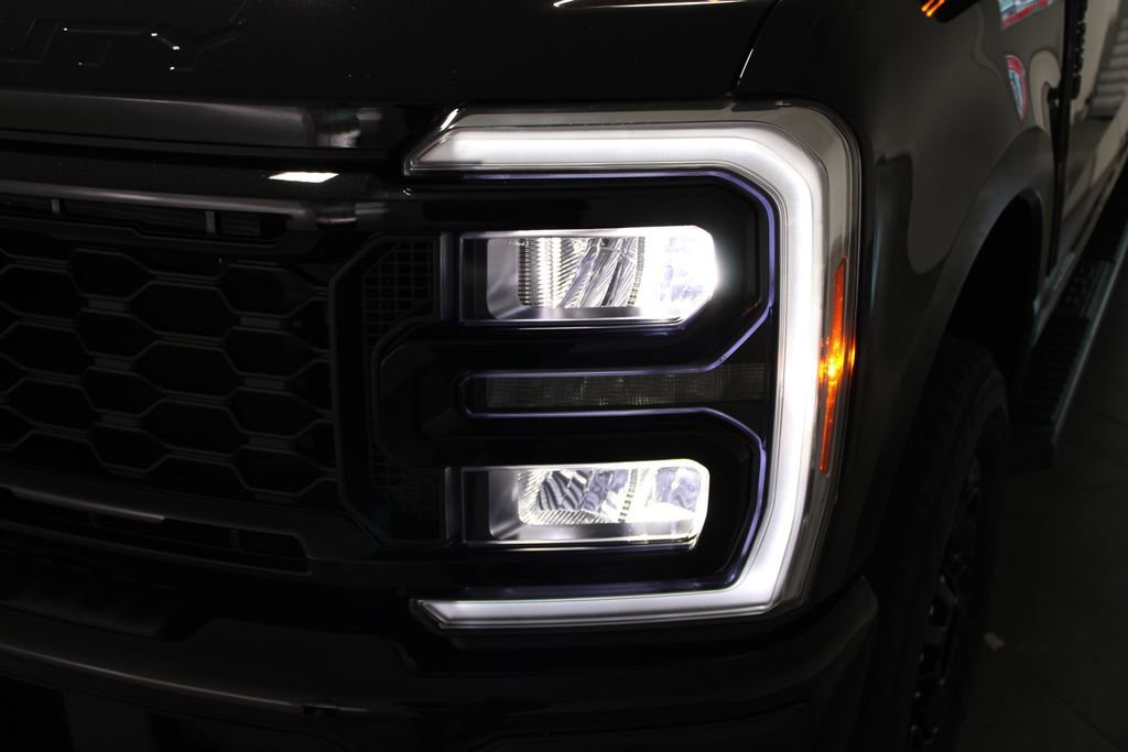 New 2026 Ford F250 Lariat w/ Black Appearance Package image 60