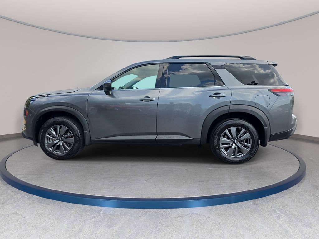 Used 2024 Nissan Pathfinder SV w/ SV Premium Package FWD image 8