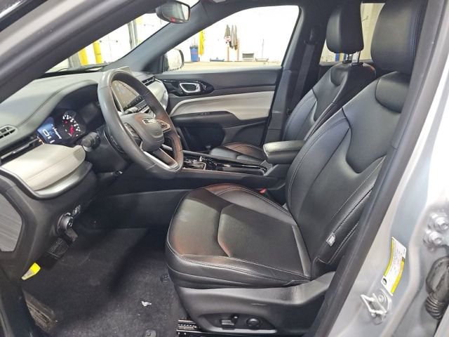 Used 2025 Jeep Compass Limited AWD/4WD image 9