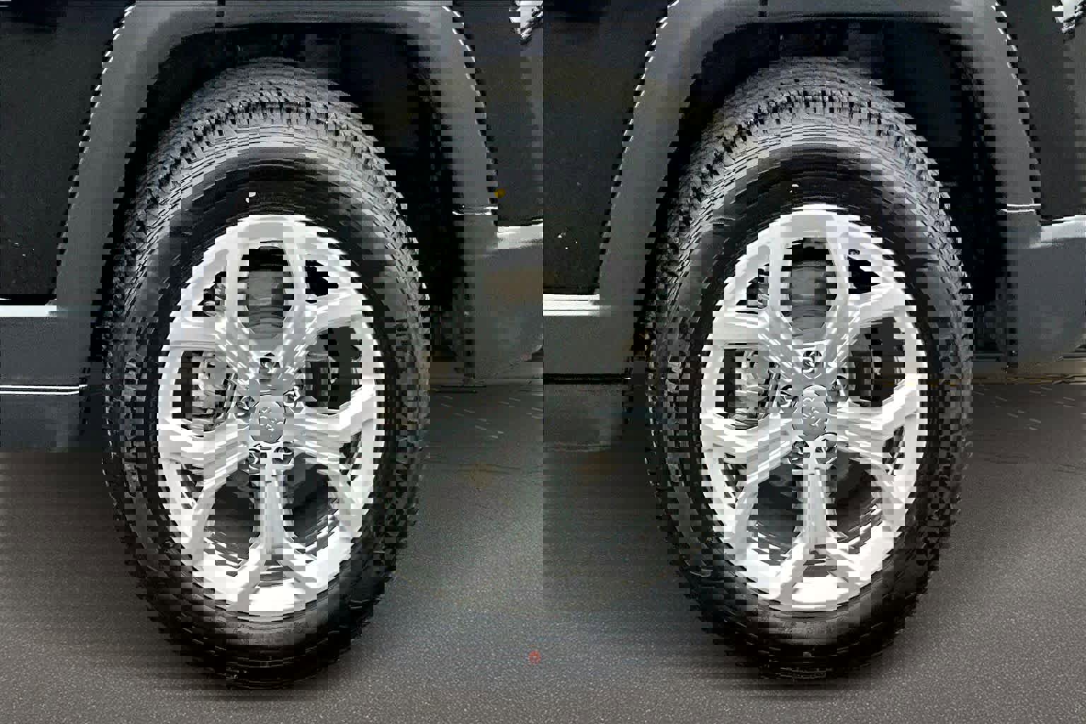 Used 2024 Jeep Compass Latitude image 36