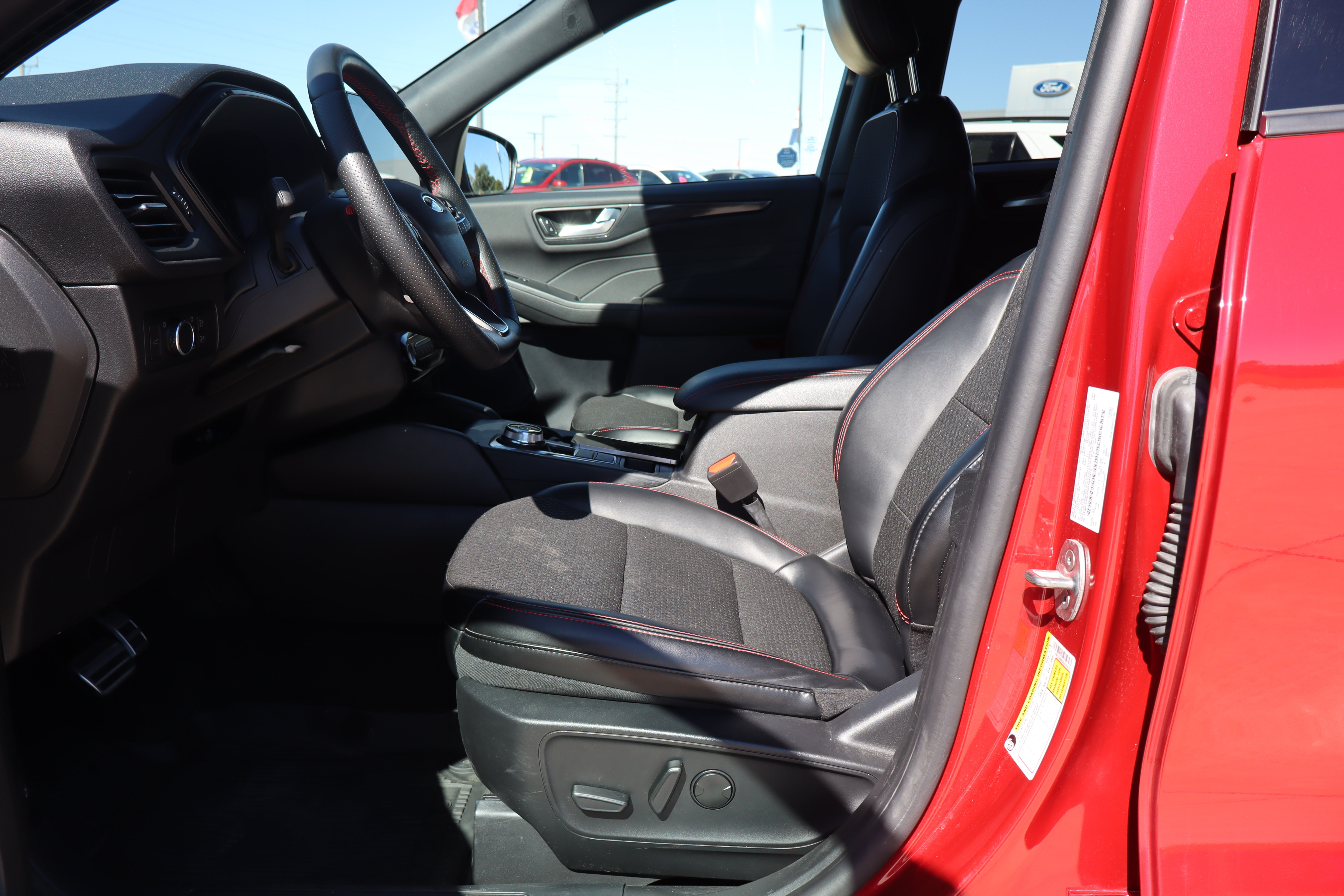 Used 2024 Ford Escape ST-Line w/ Tech Pack #1 AWD/4WD image 10
