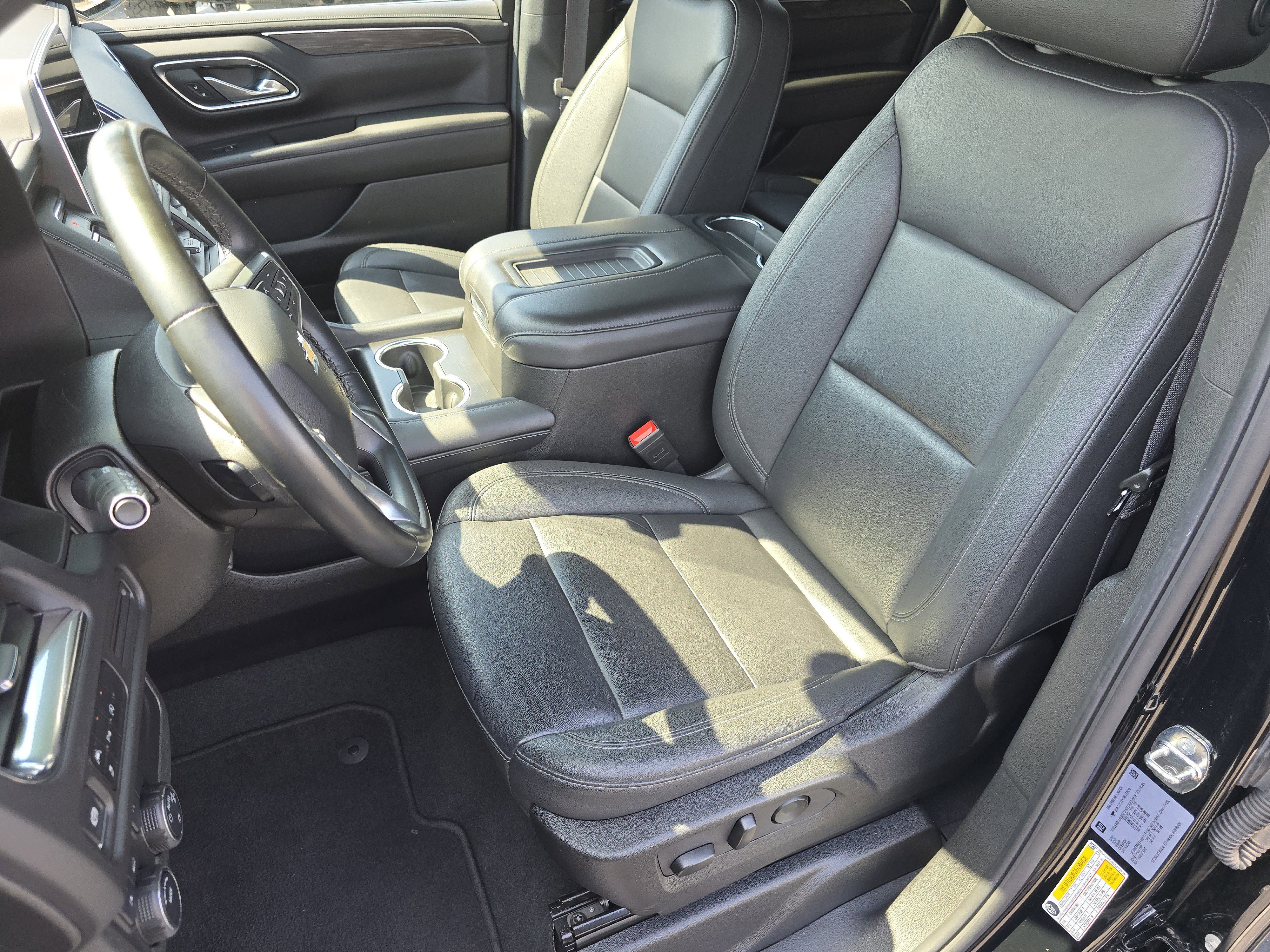 Used 2024 Chevrolet Suburban LT AWD/4WD image 32