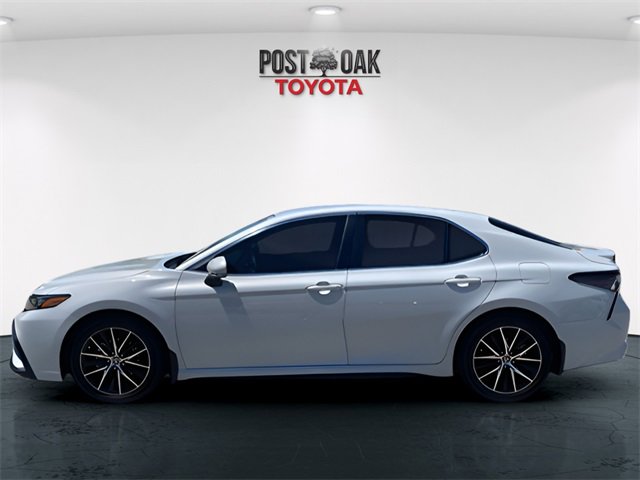 Used 2023 Toyota Camry SE image 4