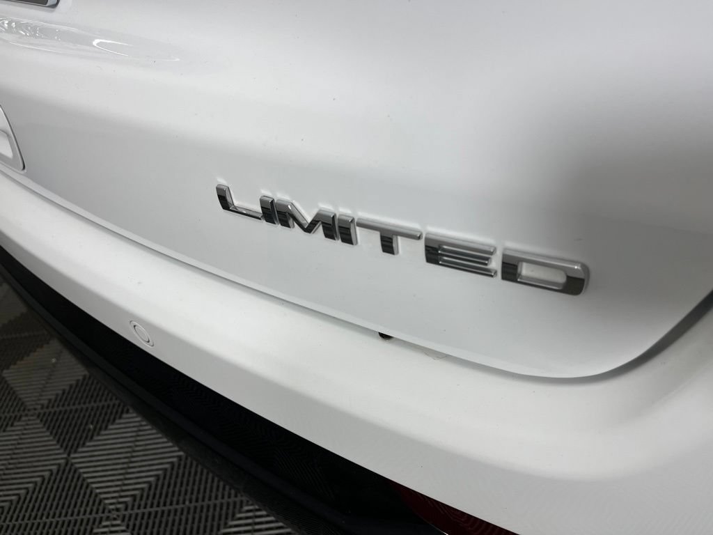 Used 2025 Jeep Compass Limited w/ Elite Group AWD/4WD image 4