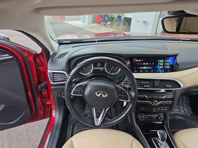 Used 2018 INFINITI QX30 Premium w/ Navigation Package image 13