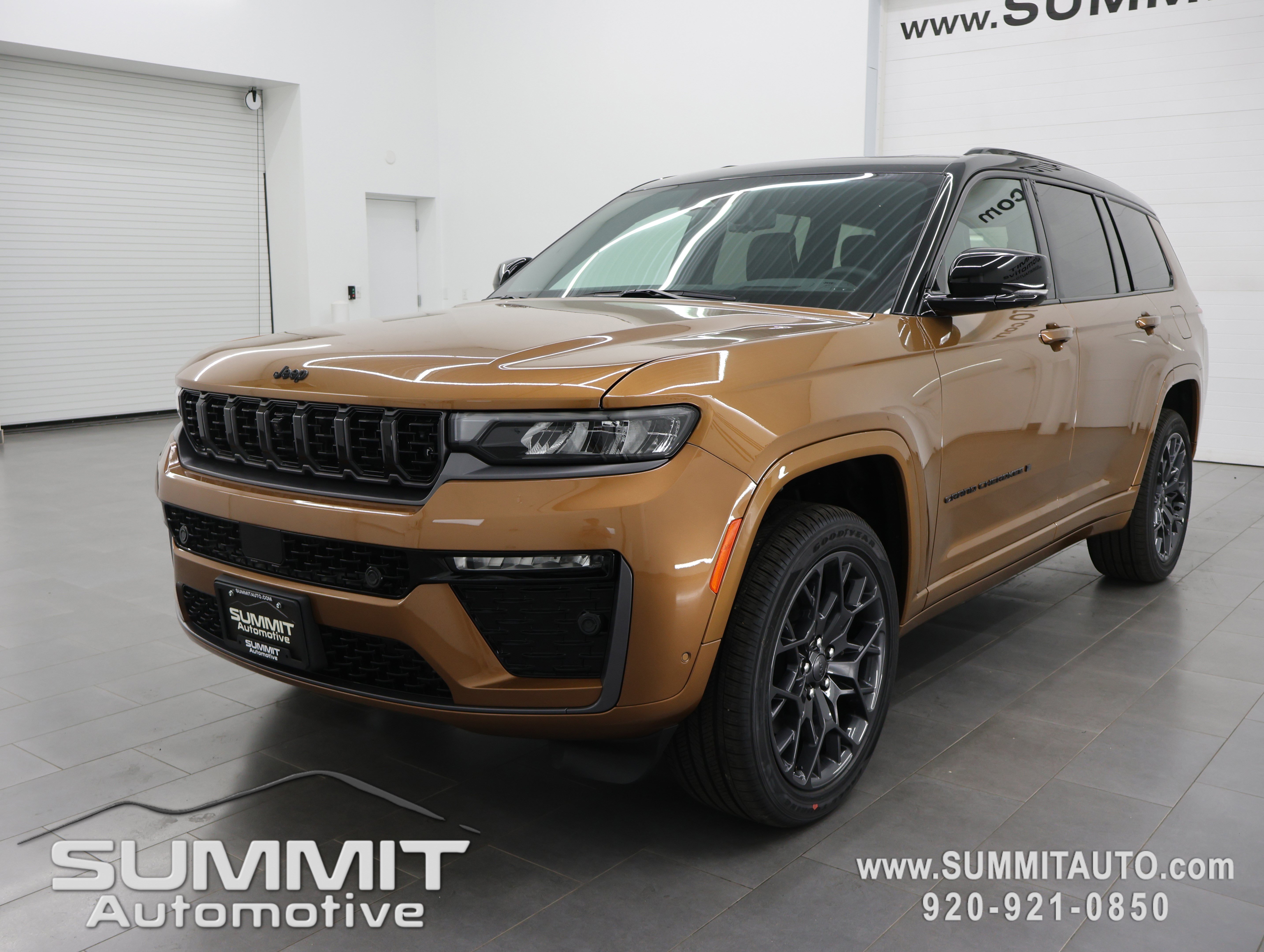 New 2026 Jeep Grand Cherokee L Summit w/ Obsidian Package AWD/4WD image 6