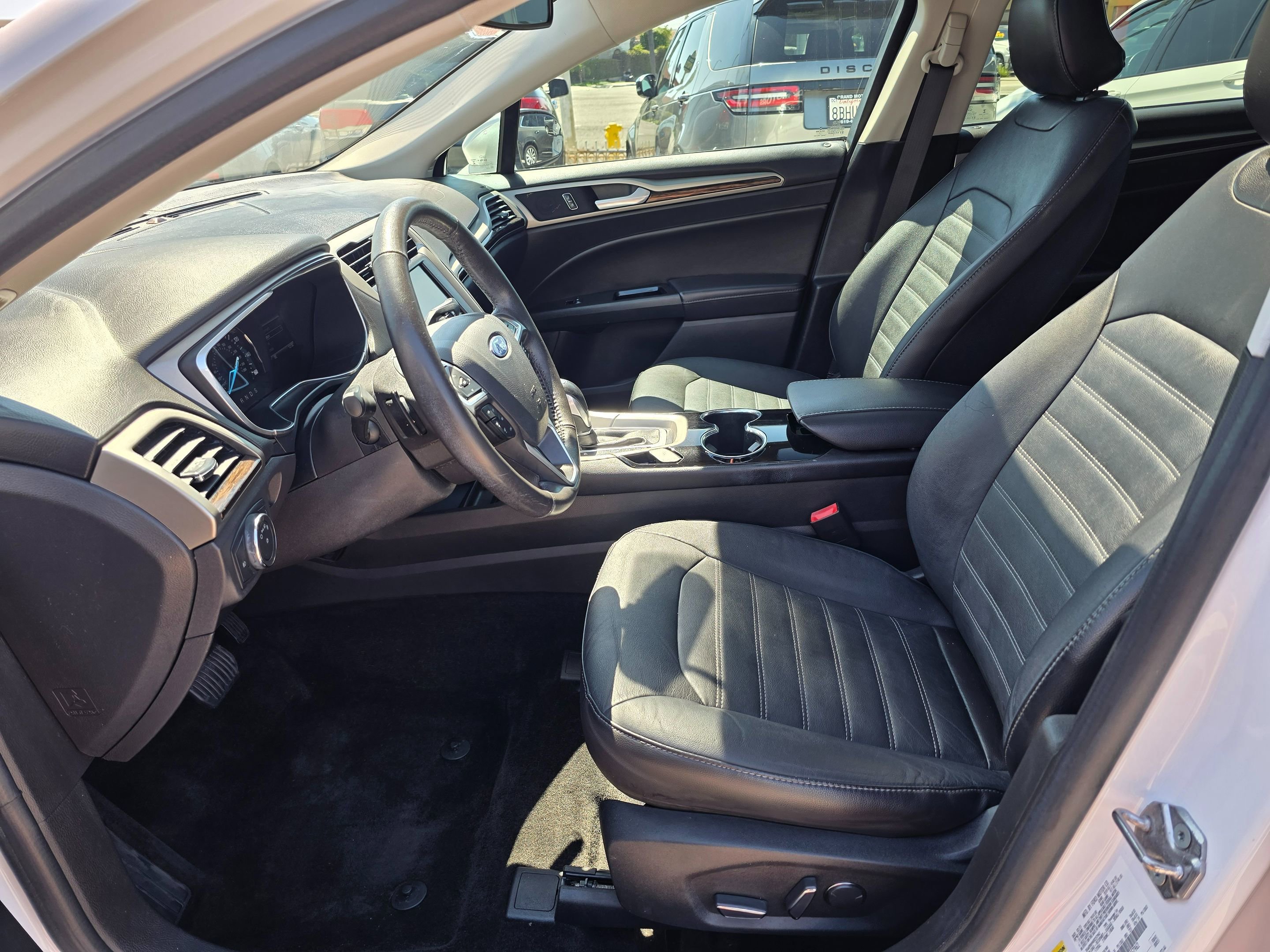 Used 2015 Ford Fusion SE w/ Equipment Group 202A FWD image 14