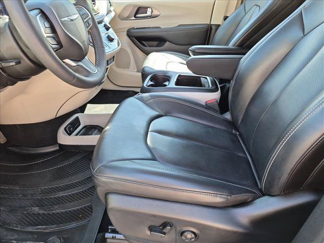 Used 2023 Chrysler Pacifica Touring-L w/ Road Tripper Package AWD/4WD image 14