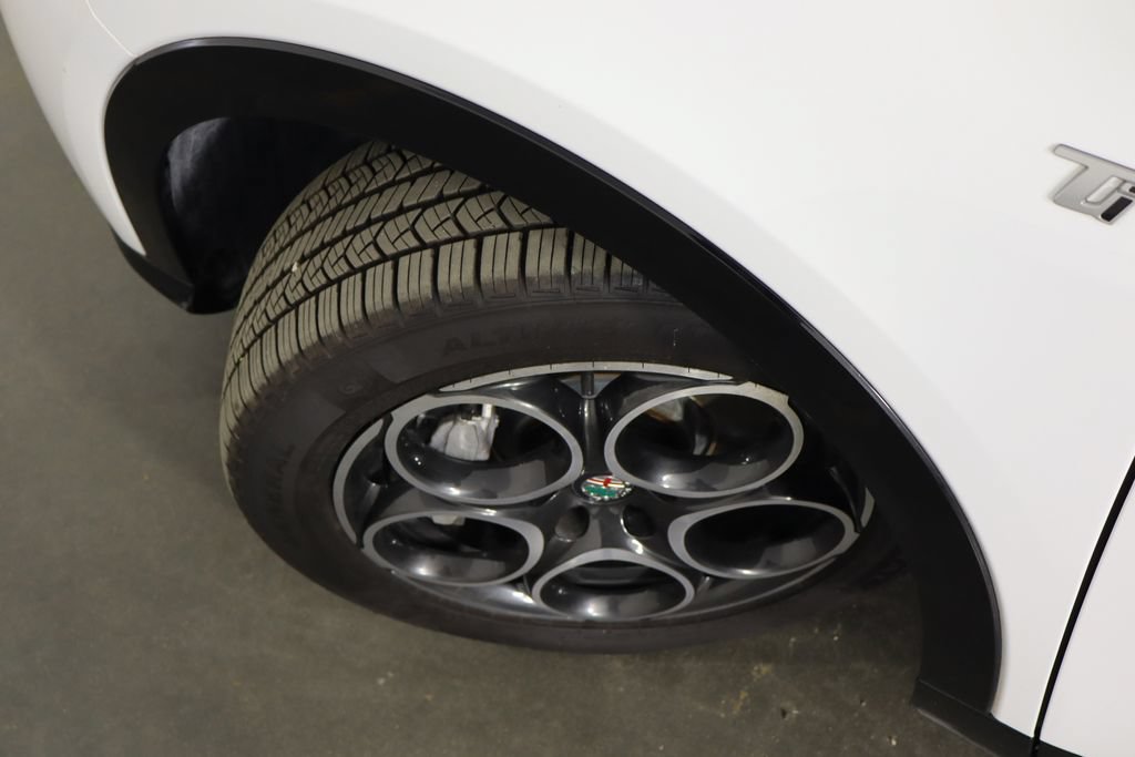Used 2024 Alfa Romeo Tonale Ti AWD/4WD image 40