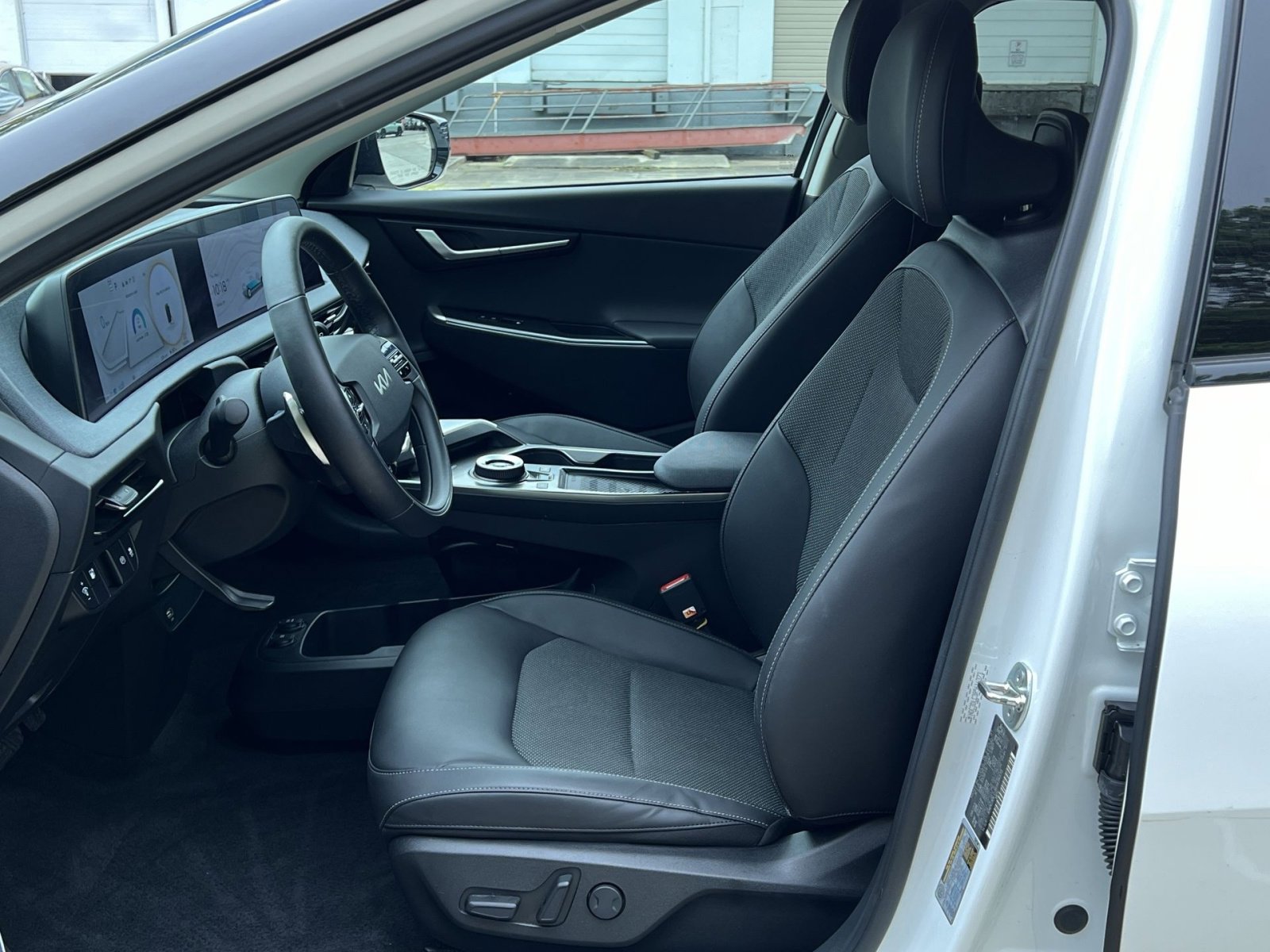 Used 2024 Kia EV6 Light AWD/4WD image 26