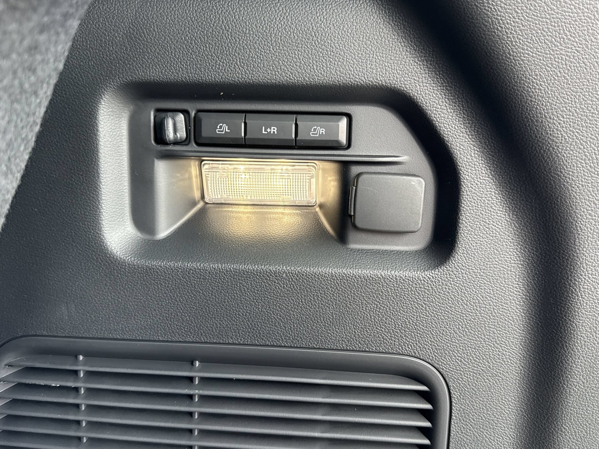 Used 2026 Ford Explorer Tremor w/ Tremor Convenience Package AWD/4WD image 24