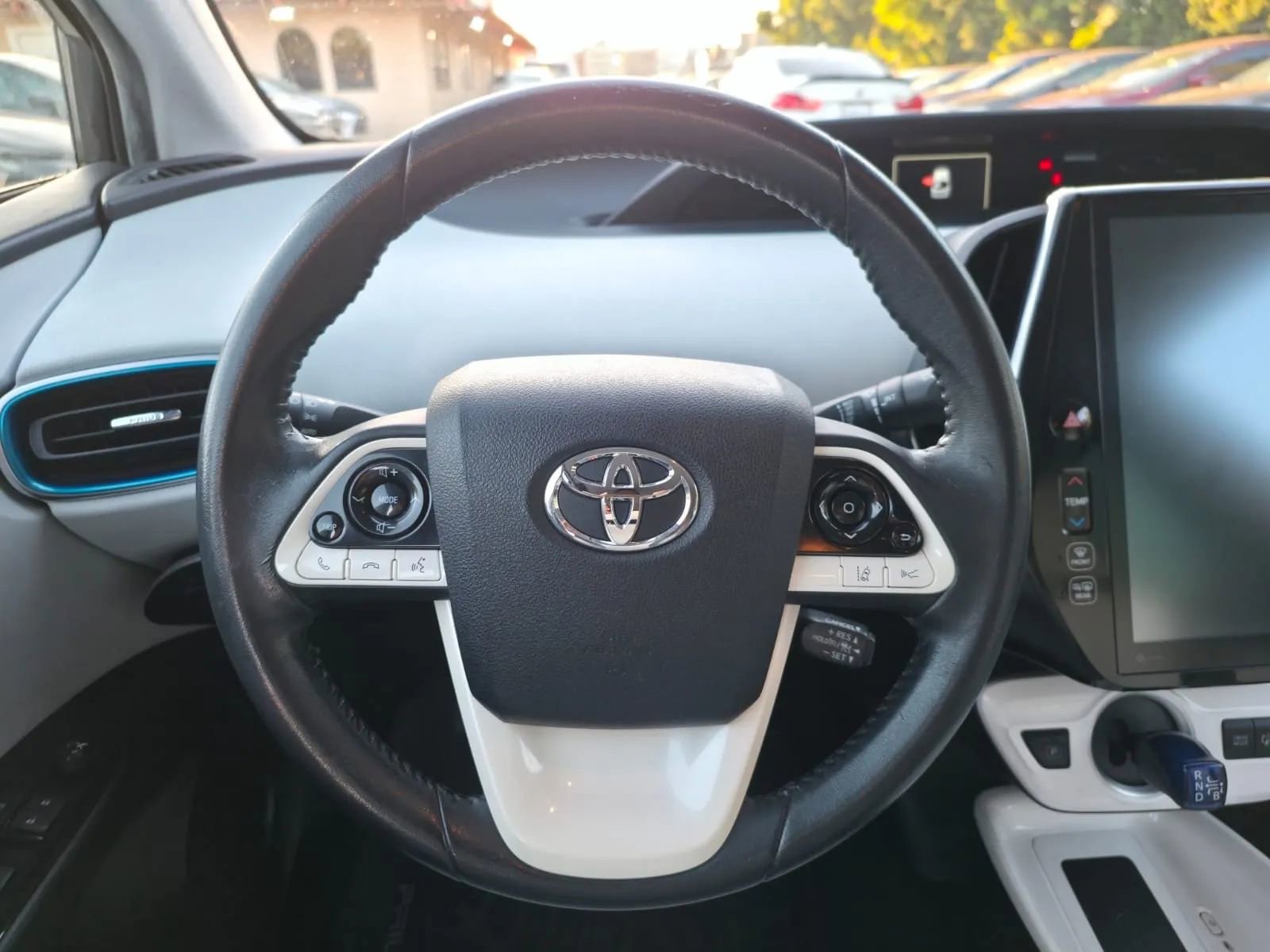Used 2018 Toyota Prius Prime Premium image 24