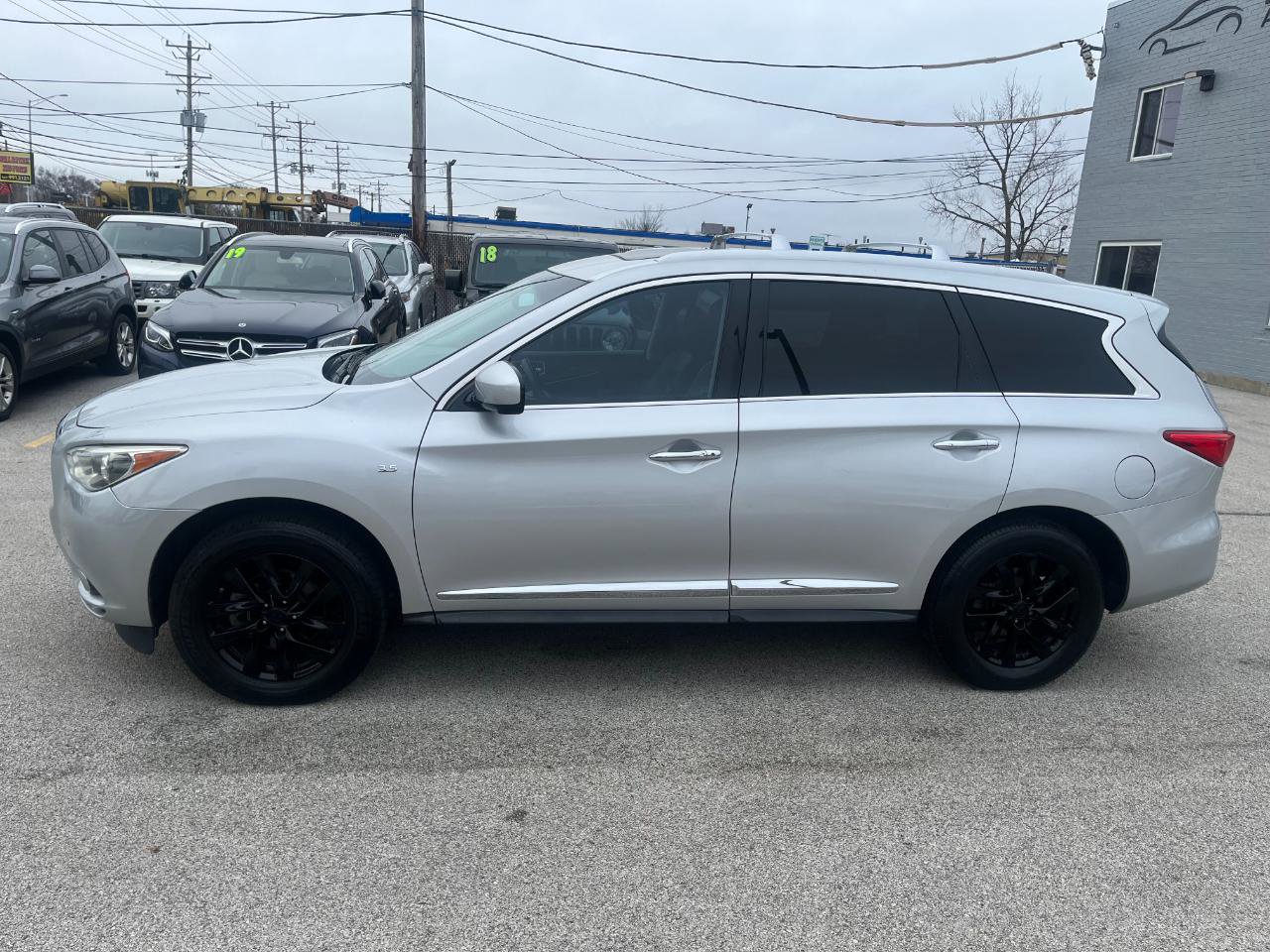 Used 2014 INFINITI QX60 AWD w/ Premium Plus Package image 2