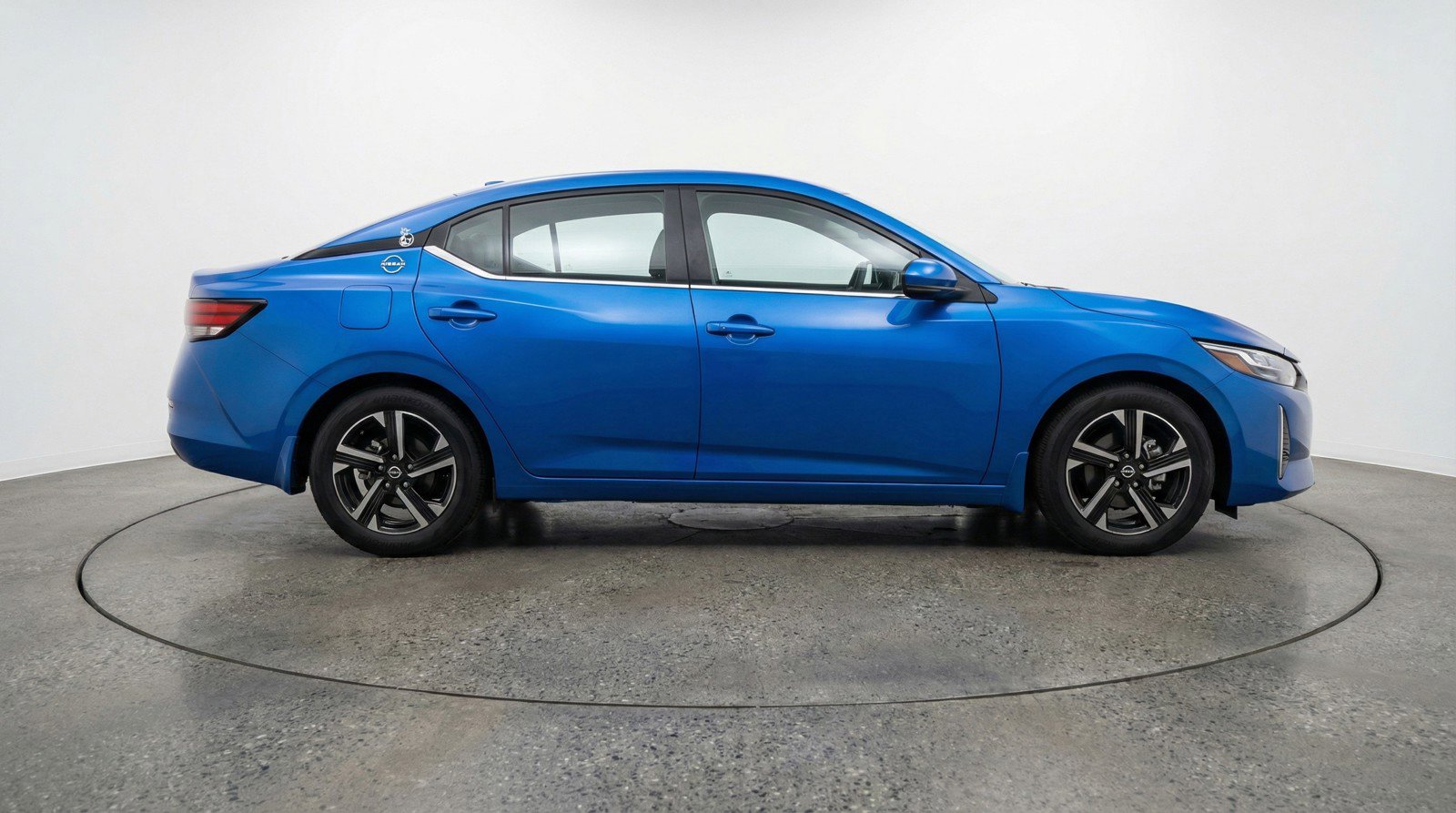 Used 2025 Nissan Sentra SV FWD image 11