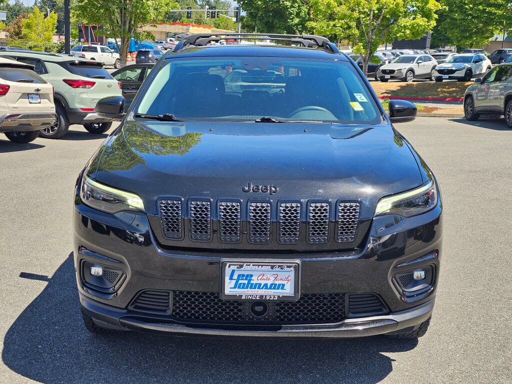 Used 2021 Jeep Cherokee Latitude Plus AWD/4WD image 2