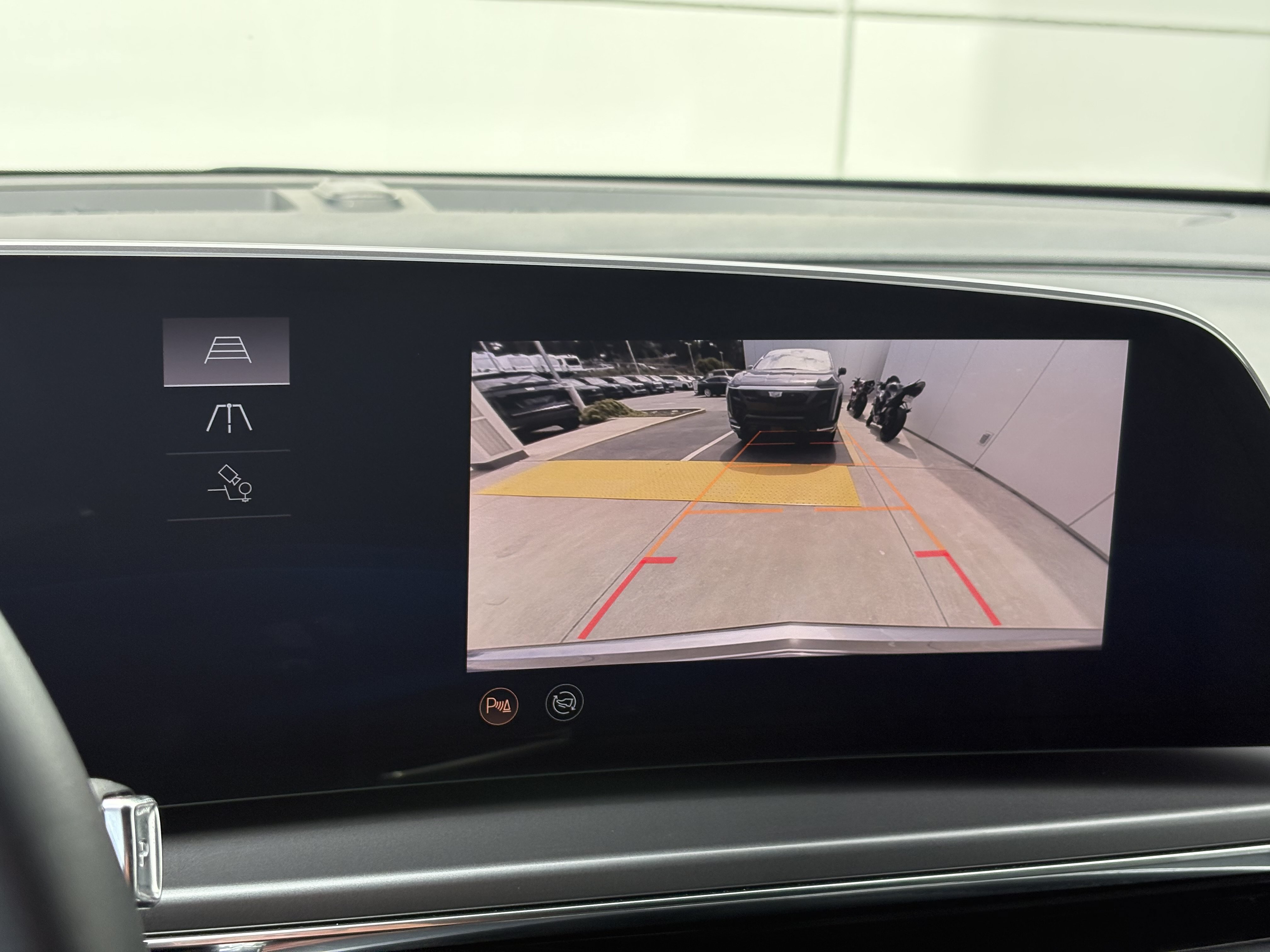 Certified 2024 Cadillac Lyriq Tech AWD/4WD image 23
