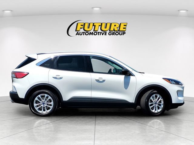 Certified 2022 Ford Escape SE FWD image 3