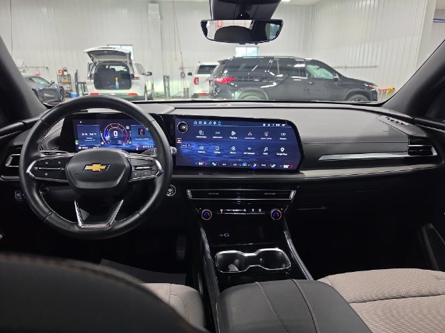 Used 2026 Chevrolet Traverse LT w/ Driver Confidence Package AWD/4WD image 9