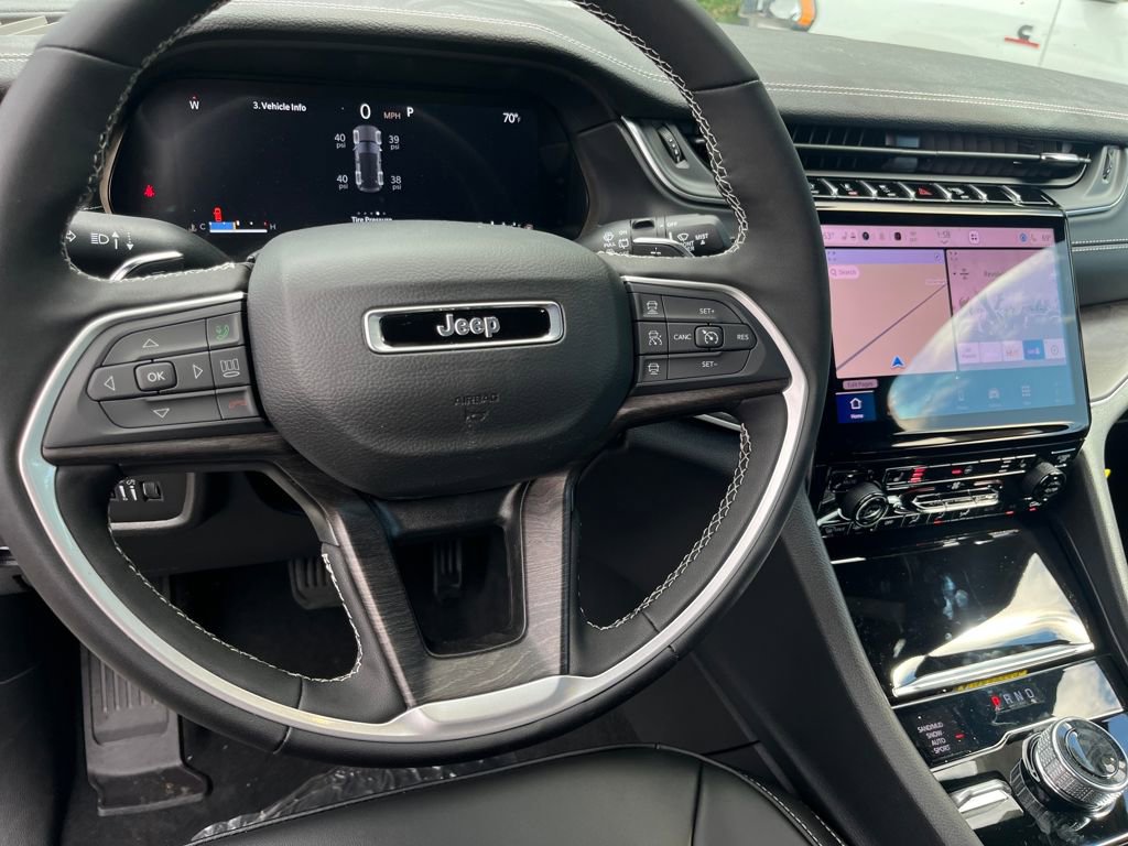 New 2025 Jeep Grand Cherokee Limited w/ Trailer Tow Package image 11