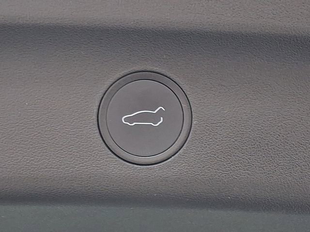 Used 2021 Tesla Model Y Long Range image 32