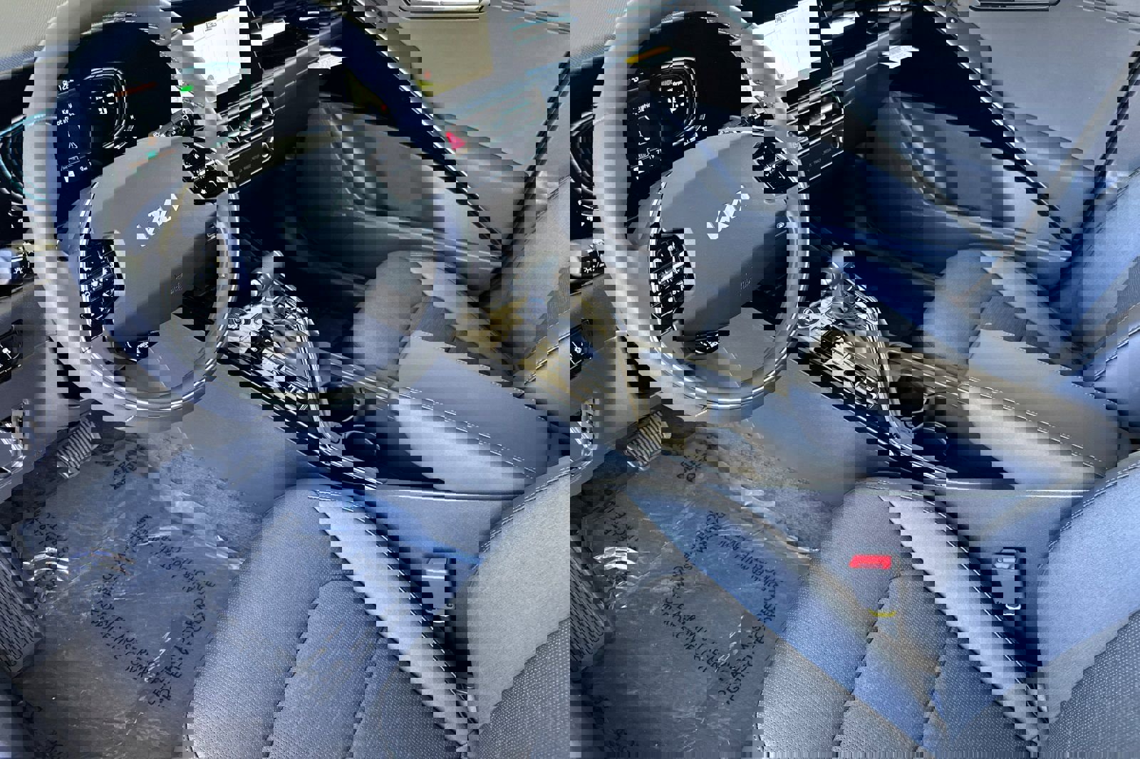 New 2025 Kia Niro SX image 6