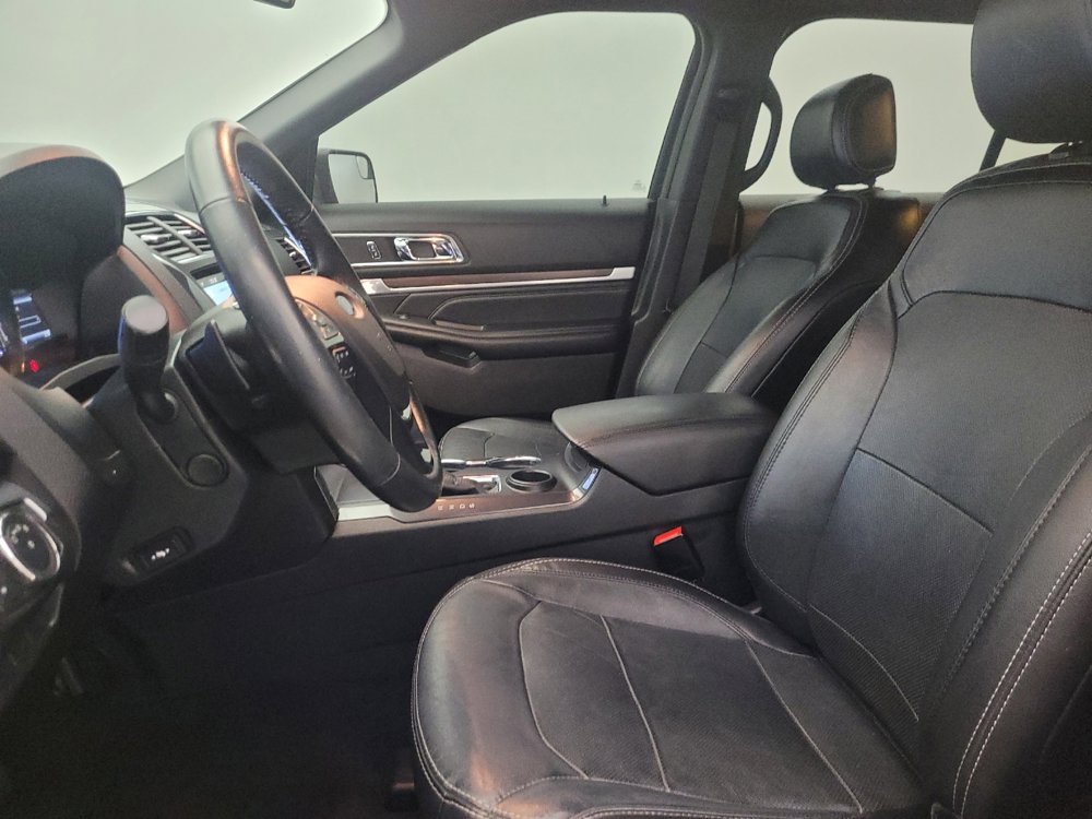 Used 2017 Ford Explorer Limited image 17