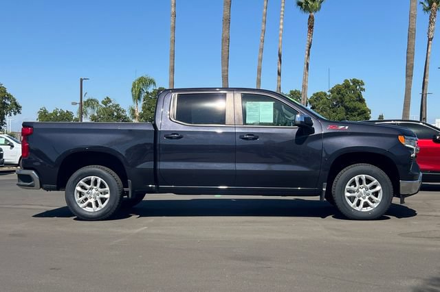 Used 2022 Chevrolet Silverado 1500 LT AWD/4WD image 3