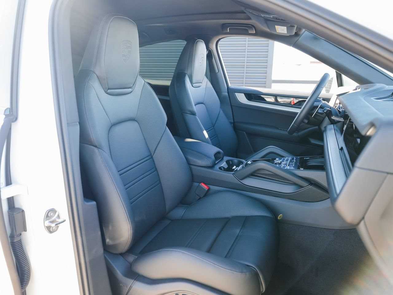 New 2026 Porsche Cayenne E-Hybrid Coupe AWD/4WD image 27