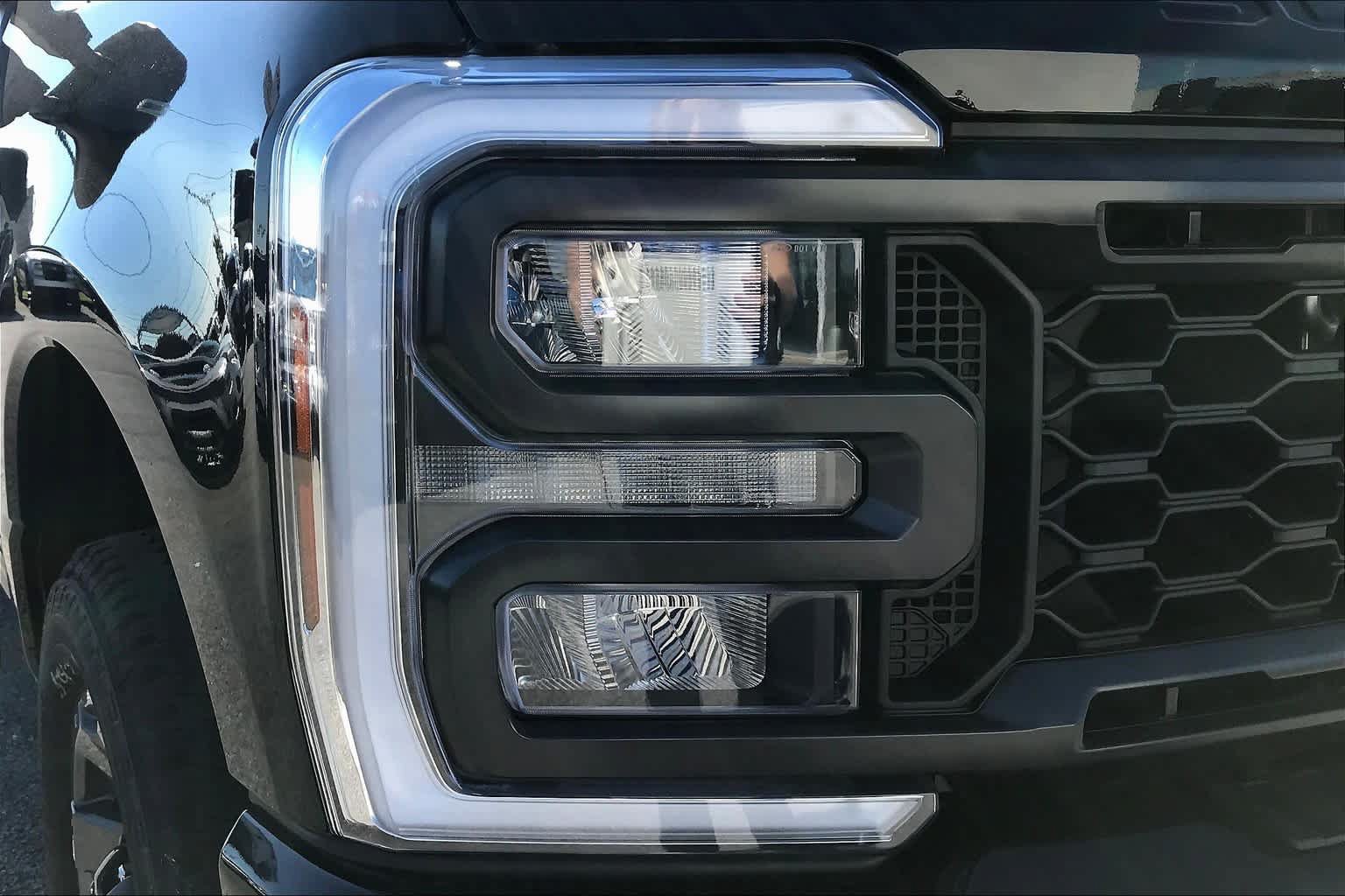 Certified 2024 Ford F250 XL w/ STX Appearance Package AWD/4WD image 13