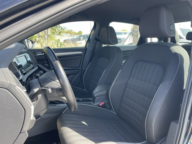 Used 2023 Volkswagen Jetta Sport image 2