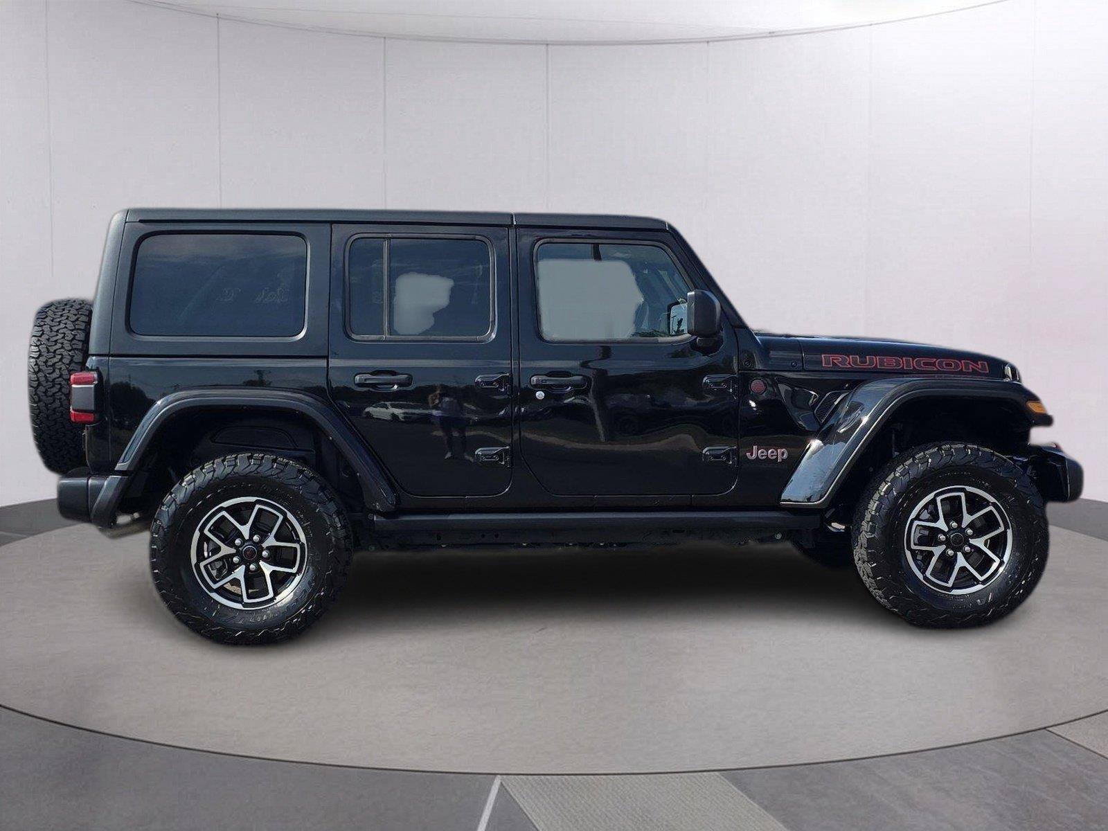 Used 2026 Jeep Wrangler Unlimited Rubicon w/ Technology Group AWD/4WD image 4